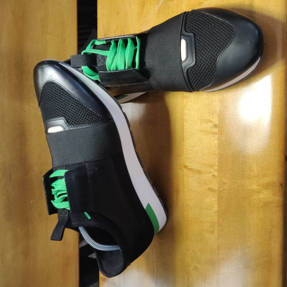 balenciaga race runner white black